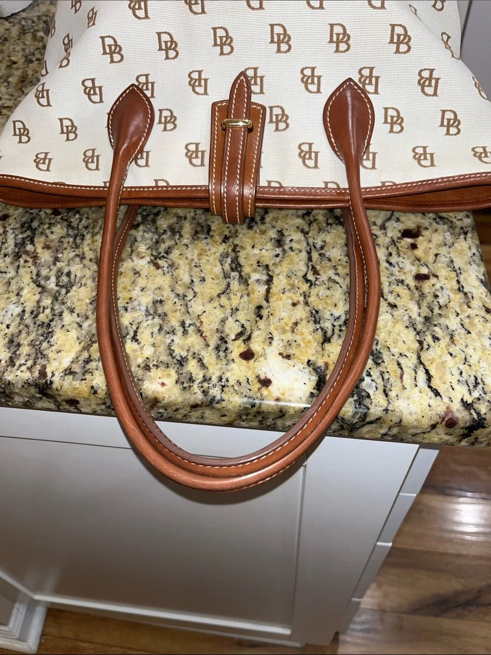EUC Authentic Dooney&Bourke signature canvas and leather handbag